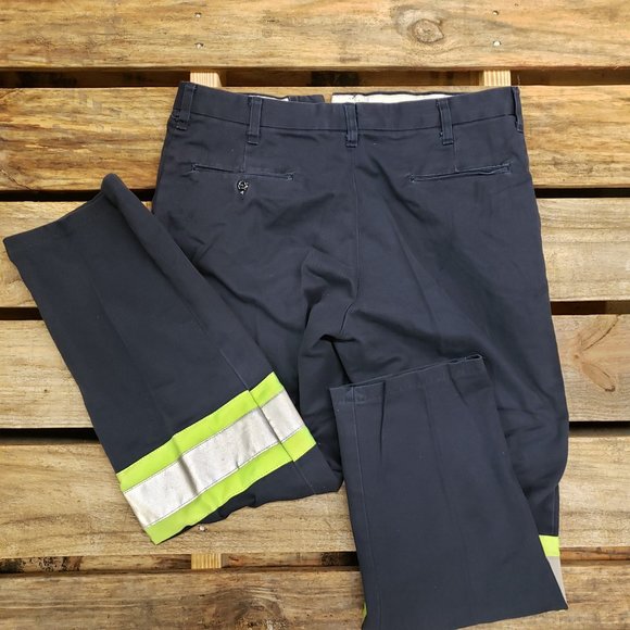 3 Work Pants - #340 - 40x31 - Excellent Condition - Picture 2 of 5